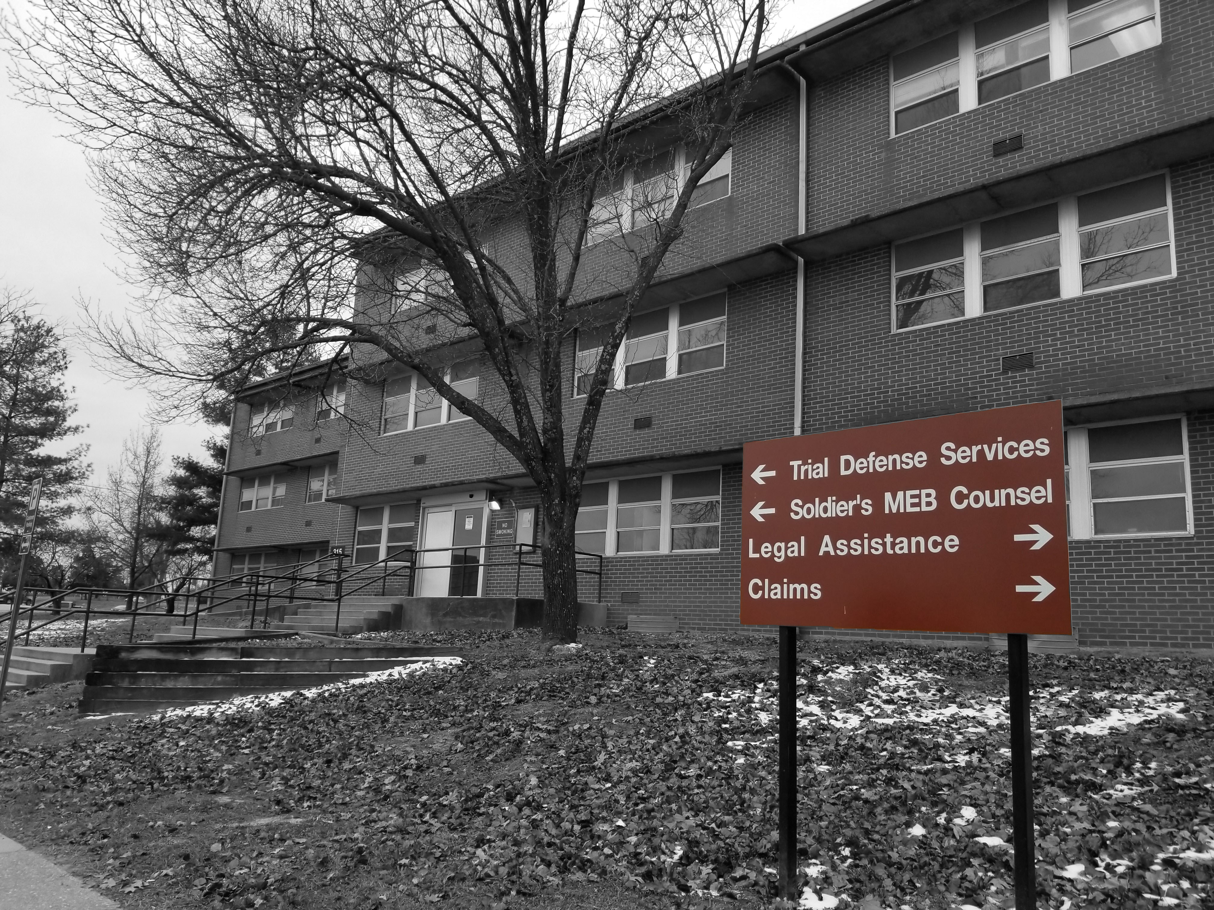 http://www.wood.army.mil/newweb/garrison/documents/osjatd.pdf Trial Defense Services Office located at Fort Leonard Wood Missouri, First Floor, photo by Will M. Helixon (2017).