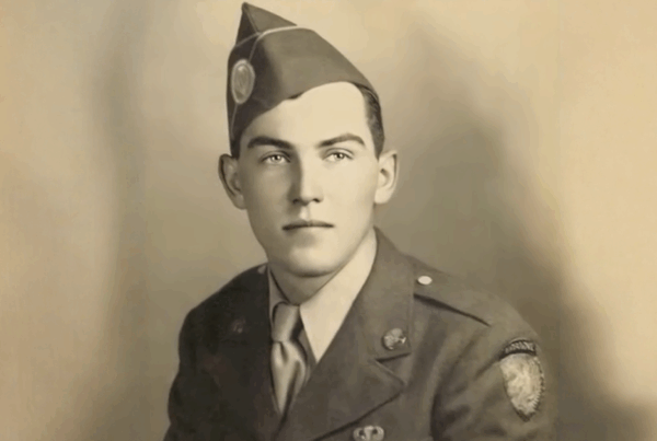 WWII U.S. Army paratrooper Roland L. Bragg in uniform
