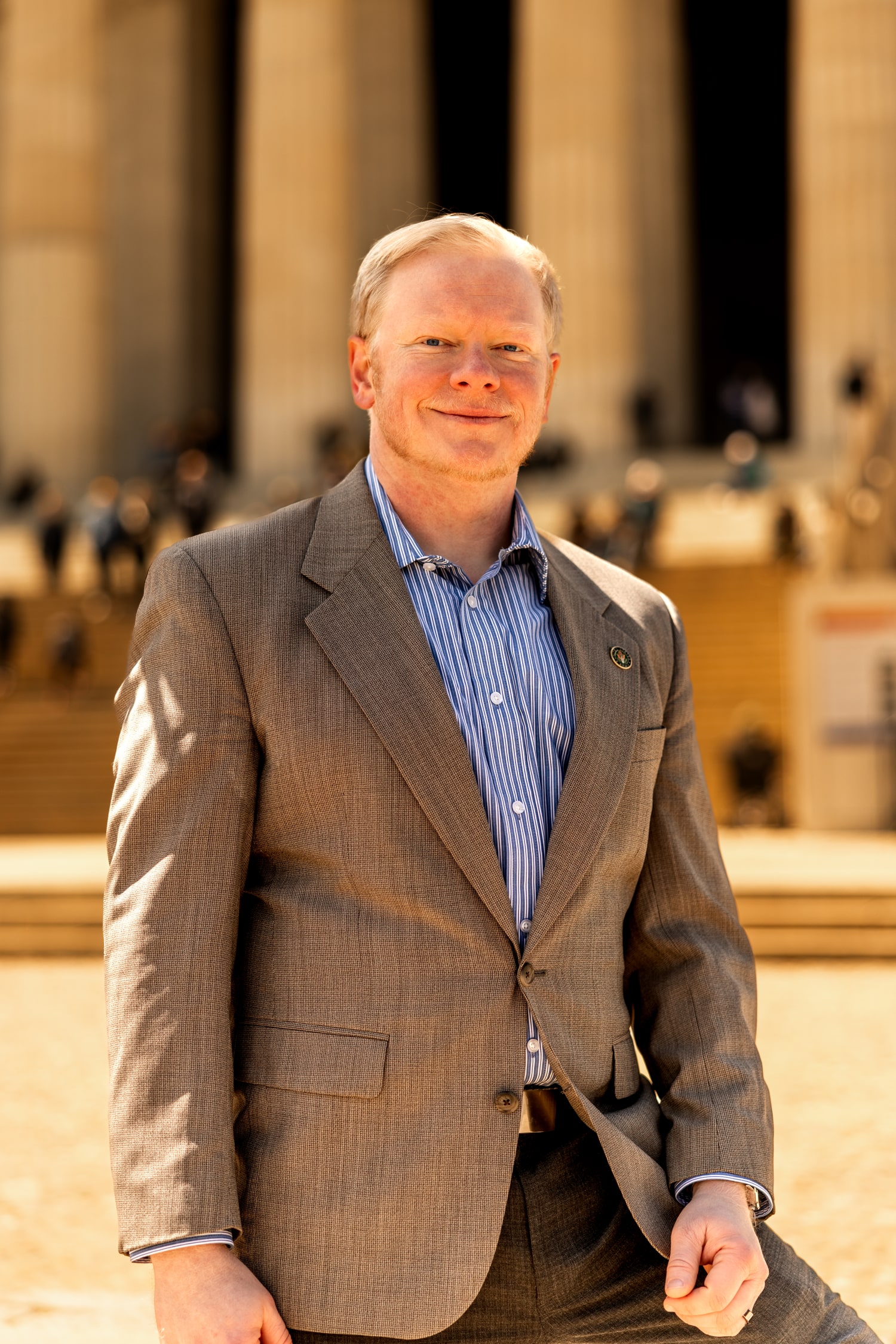 Cadman R. Kiker standing in front of the Lincoln Memorial